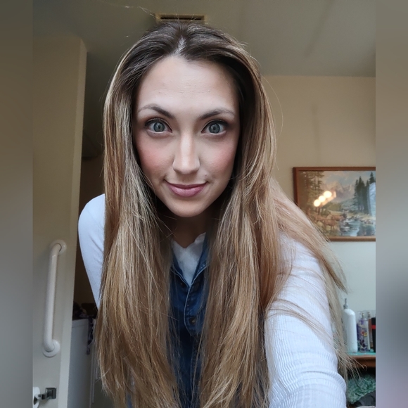 Meet your Posher, Mikaela - Picture 4 of 4